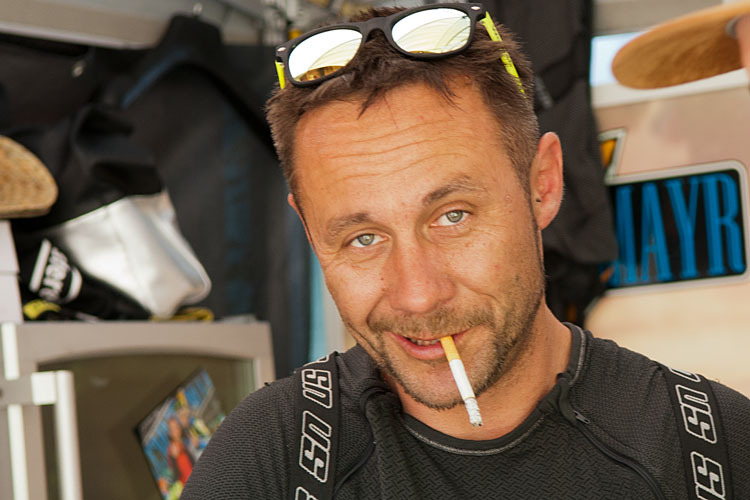 Wolfgang Gammer: eine Zigarettenpause zur Entspannung zwischen den Läufen