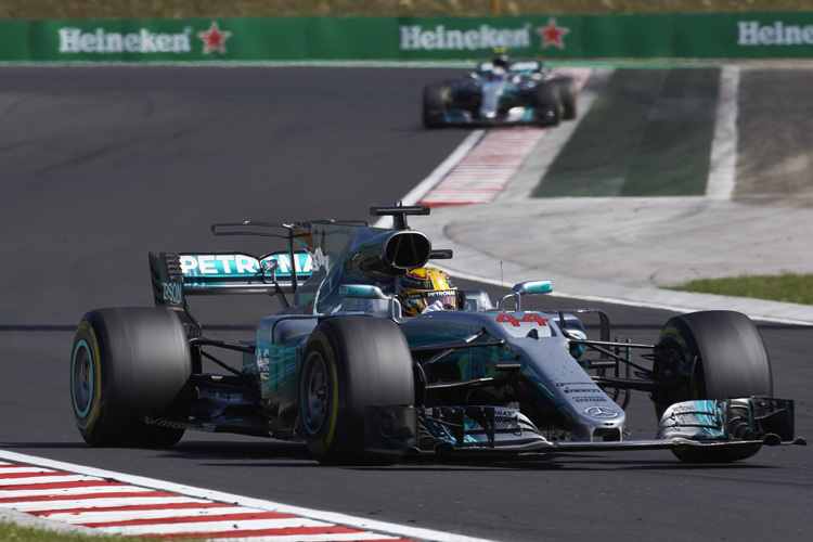 Lewis Hamilton in Ungarn vor Valtteri Bottas