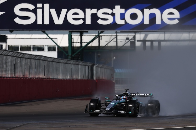 Kimi Antonelli war am Mittwoch für den ersten Pirelli-Testtag mit neuen Reifen, aber altem Auto unterwegs
