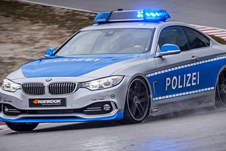 Bruno Spengler im BMW-Polizeiauto