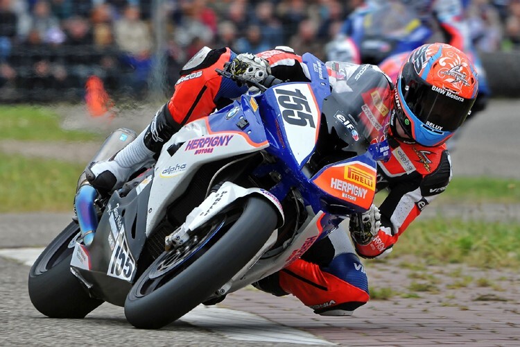 Vincent Lonbois dominierte bisher in allen vier Läufen der IRRC Superbike