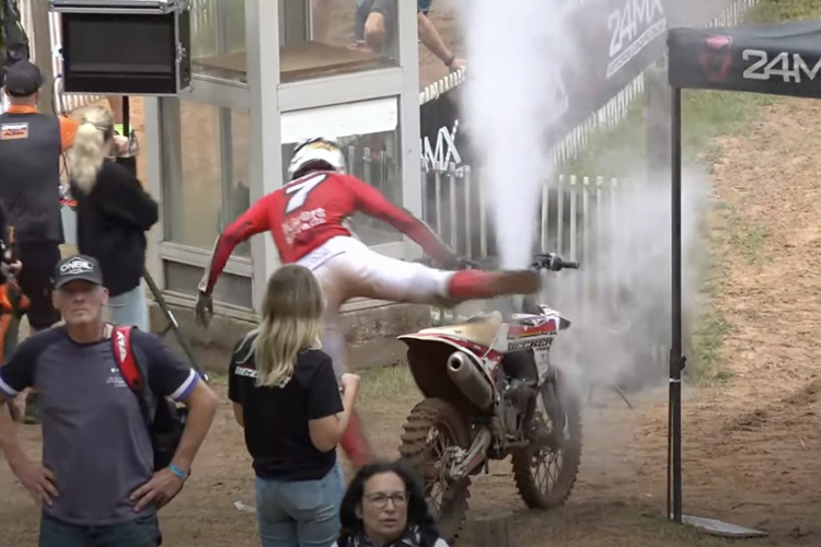 Am Motorrad von Maximilian Spies explodierte im zweiten Lauf der Kühler