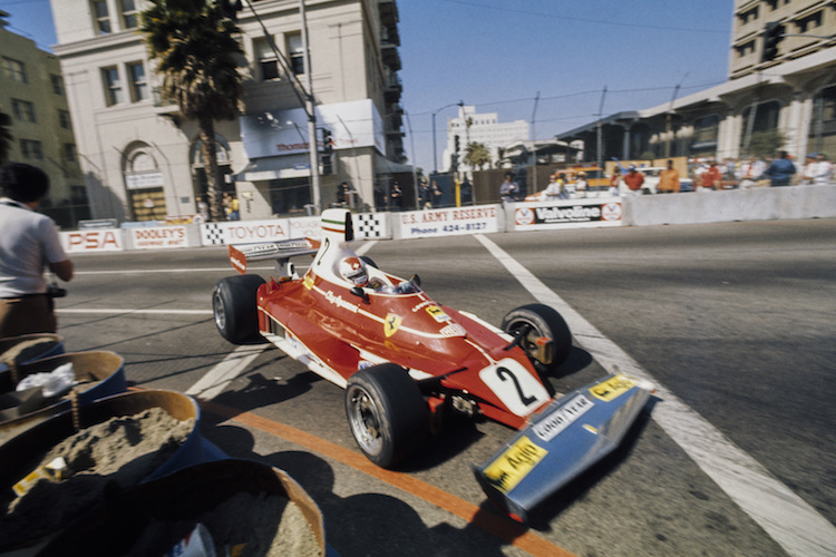 Regazzoni 1976 in Long Beach: Gegner in Grund und Boden gefahren