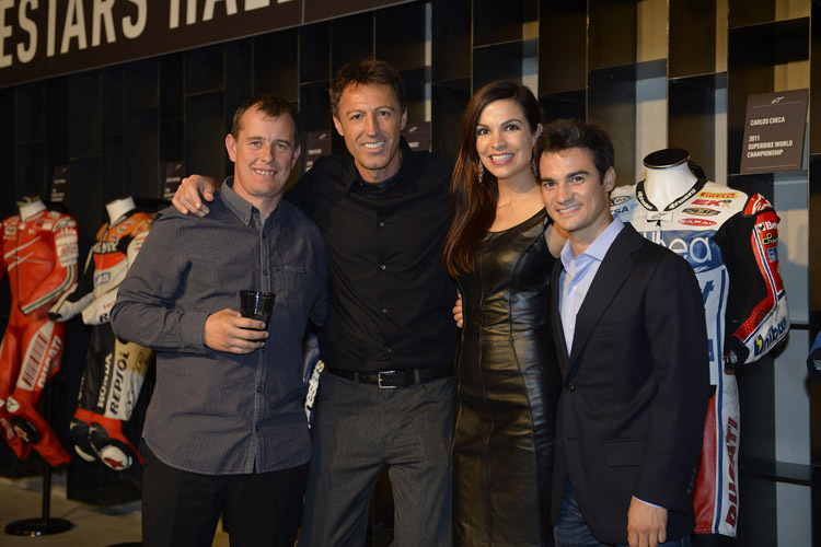 TT-Star John McGuiness, Alpinestars-CEO Gabriele Mazzarolo, dessen Frau Denise Focil und MotoGP-Vizeweltmeister Dani Pedrosa