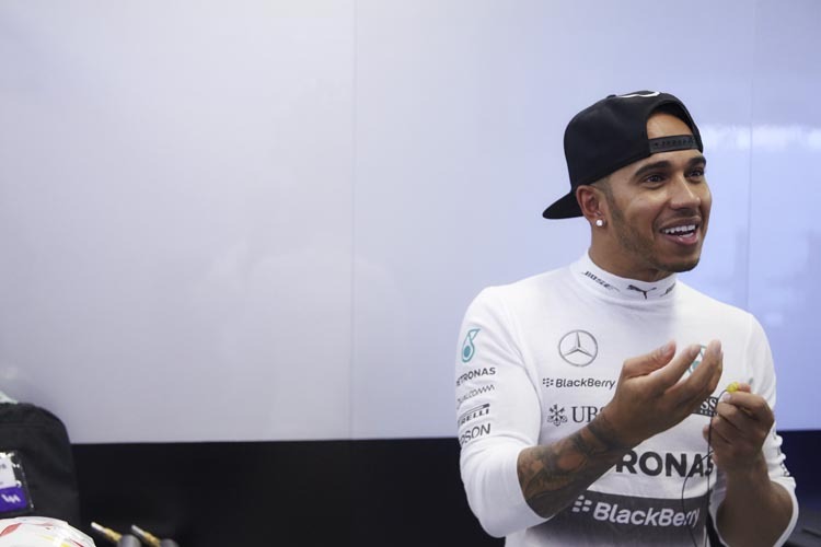 Motorrad-Fan: Mercedes-Star Lewis Hamilton