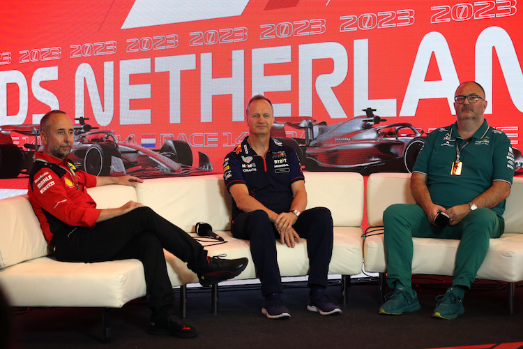 Enrico Cardile (links), Paul Monaghan (Red Bull Racing, Mitte) und Tom McCullough von Aston Martin rechts in Zandvoort 2023