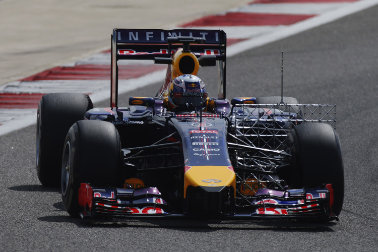 Daniel Ricciardo mit Sensorenmessgitter am Red Bull Racing