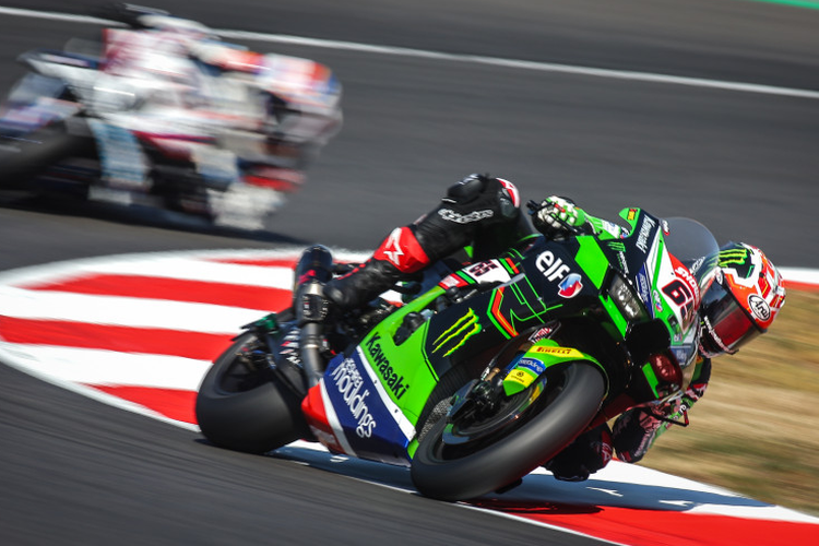 Jonathan Rea ist zufrieden, wie sich seine Kawasaki im heißen Magny-Cours verhält