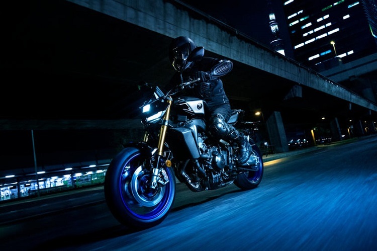 Yamaha MT-09SP: The Superior Dark Side of Japan