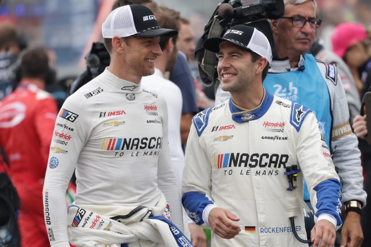 In Le Mans: Jenson Button (li.) und Mike Rockenfeller