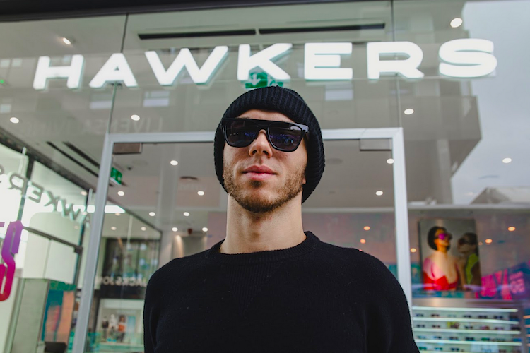 Pierre Gasly wirbt seit kurzem für Sonnenbrillen von Hawkers