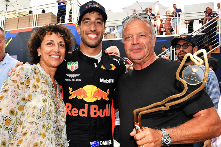 Daniel Ricciardo mit seiner Eltern nach dem Sieg in Monte Carlo