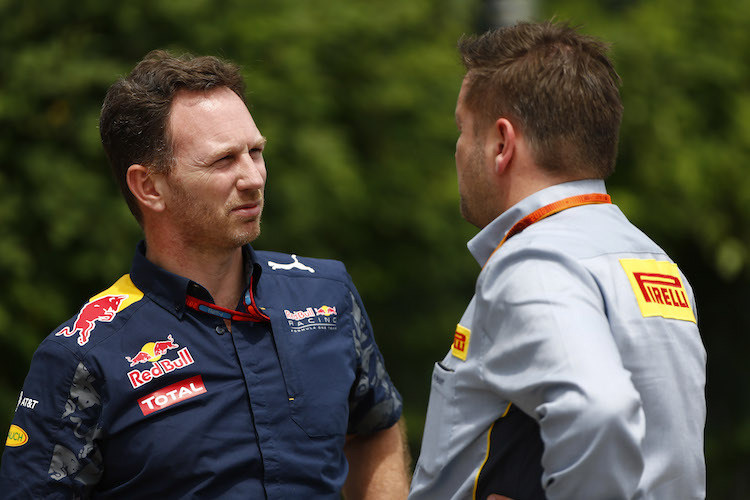 Christian Horner (links) mit Pirelli-Rennleiter Paul Hembery