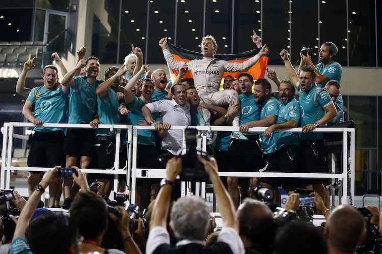 Nico Rosberg feiert seinen Titel