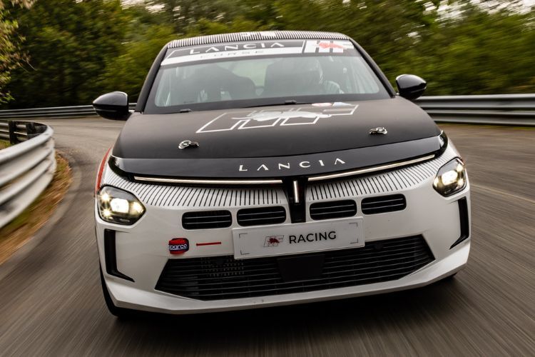 Einen kostengünstigen Einstieg in den Rallyesport bietet Kulthersteller Lancia