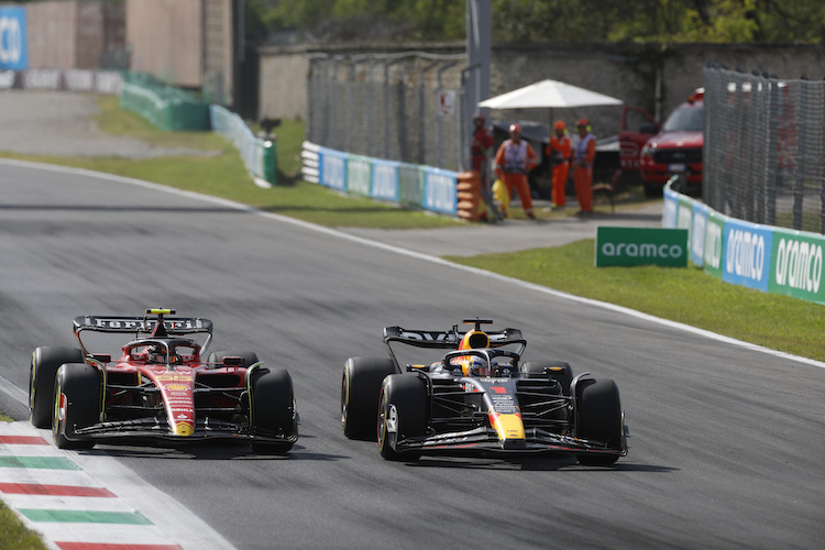 Max Verstappen geht in Monza an Carlos Sainz