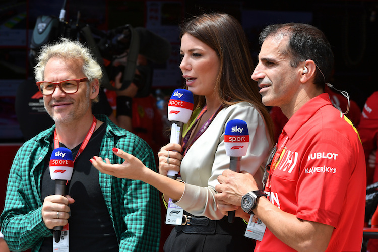 Jacques Villeneuve (links) mit seinen Kollegen der italienischen Sky
