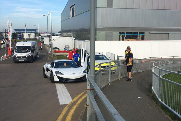 Von der Polizei gestoppt: Guintoli im weissen McLaren