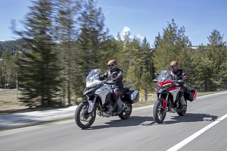 Liesse sich gut mit einer Motorradtour verbinden: Ein Zwischenstop zwecks ausführlicher Probefahrt mit der Ducati Multistrada V4