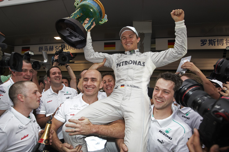 Geschafft: Nico Rosberg darf sich GP-Sieger nennen