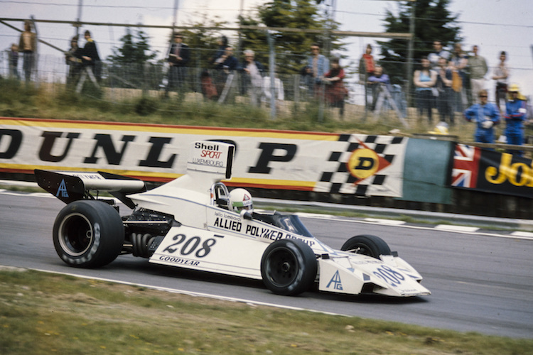 Lella Lombardi 1974 beim britischen Grand Prix mit der 208