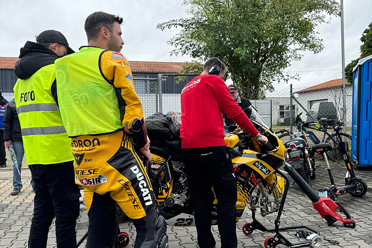 Luca Salvadori bei den Vorbereitungen auf dem Frohburger Dreieck