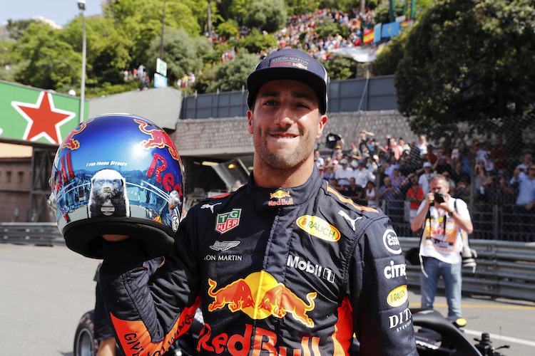 Daniel Ricciardo 2018 in Monaco mit Honigdachs