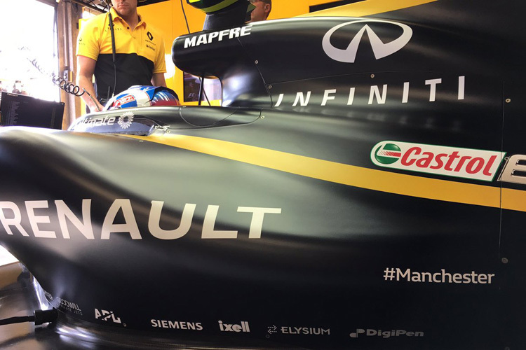 Renault mit #Manchester auf dem Seitenkasten