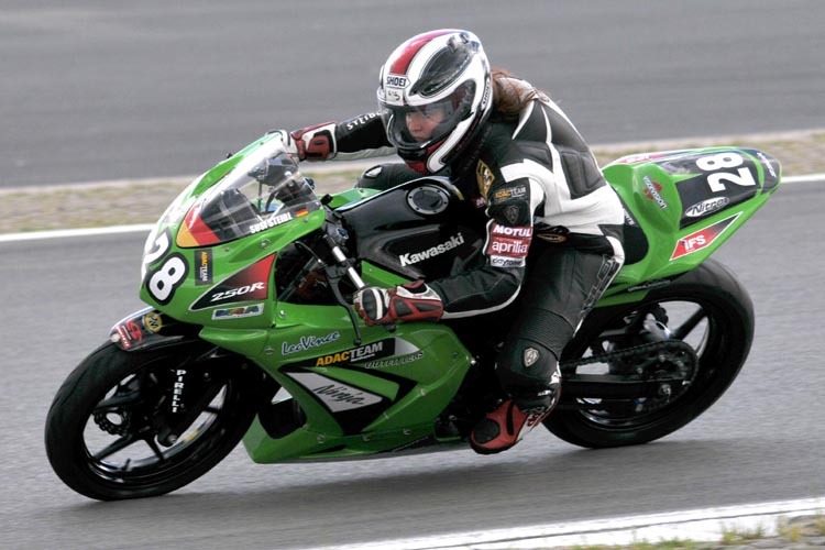 Susi Steibl: Erster Einsatz auf der Viertakt-250ccm-Kawasaki