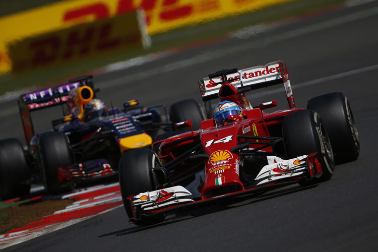 Sebastian Vettel und Fernando Alonso bekämpften sich in Silverstone mit dem Messer zwischen den Zähnen