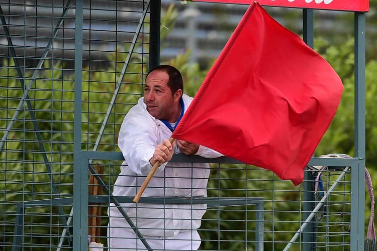 Wenn ein Rennen durch die rote Flagge abgebrochen wird, gelten vor dem Neustart nun neue Regeln