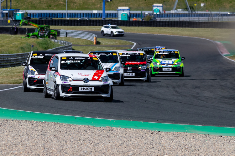 DTM-Fans können sich auf packenden Sport im ADAC Tourenwagen Junior Cup einstellen