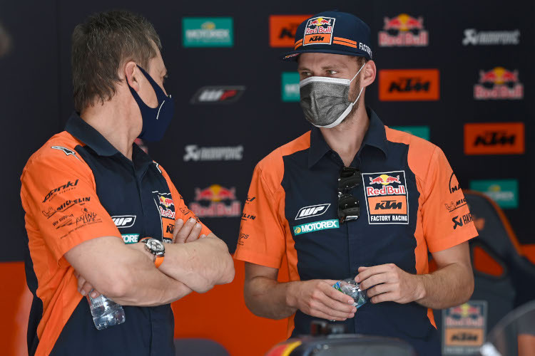 Mike Leitner und Brad Binder in der Red Bull-KTM-Box