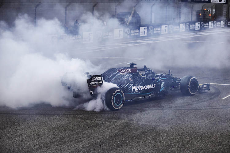 Lewis Hamilton liess zum Abschluss einer besonderen Saison die Reifen rauchen 