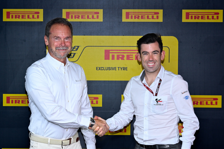 Giorgio Barbier, Moto Racing Director von Pirelli, und Carlos Ezpeleta, Chief Sporting Officer der Dorna 