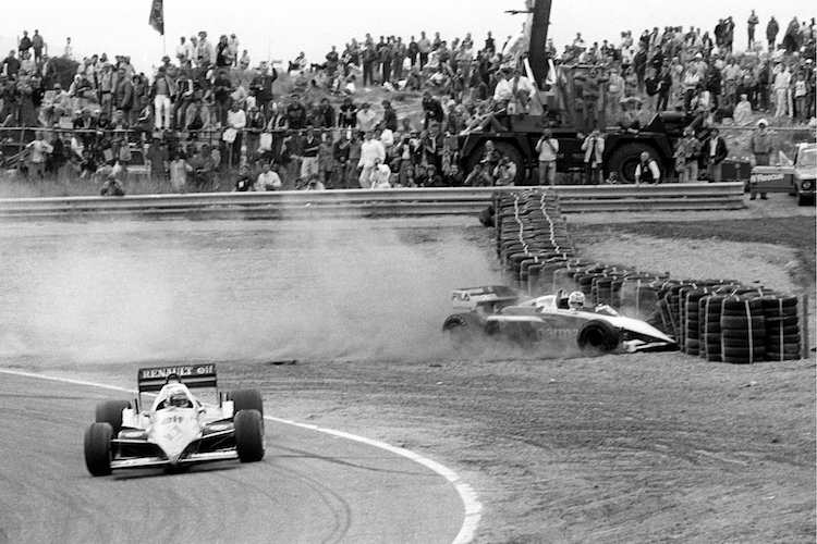 Kurz nach der Kollision Alain Prost (vorne) und Nelson Piquet in Zandvoort 1983