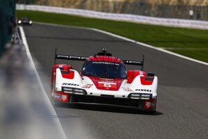 Der Werks-Porsche 963)