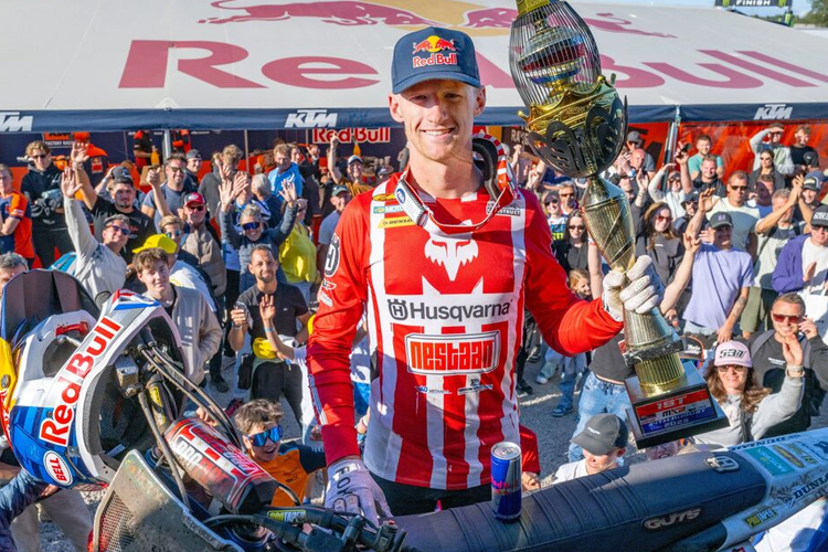 Kay-de-Wolf-Husqvarna-im-Design-von-PSV-Eindhoven