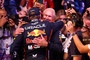 Max Verstappen und Dr. Helmut Marko nach dem Katar-GP