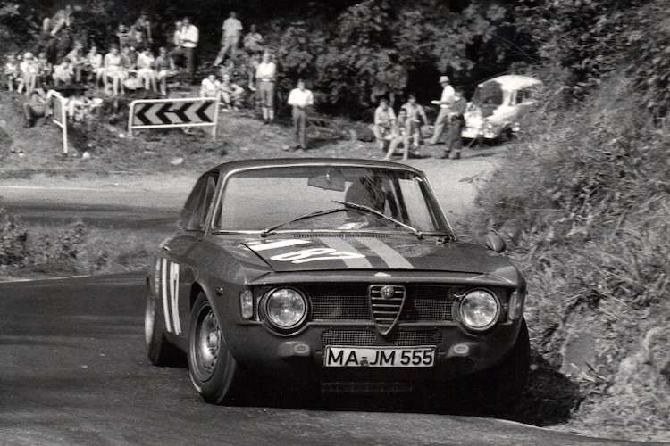 Der erste Renntourenwagen: Jochen 1967 im Hähn-Alfa GTA beim Bergrennen Eberbach