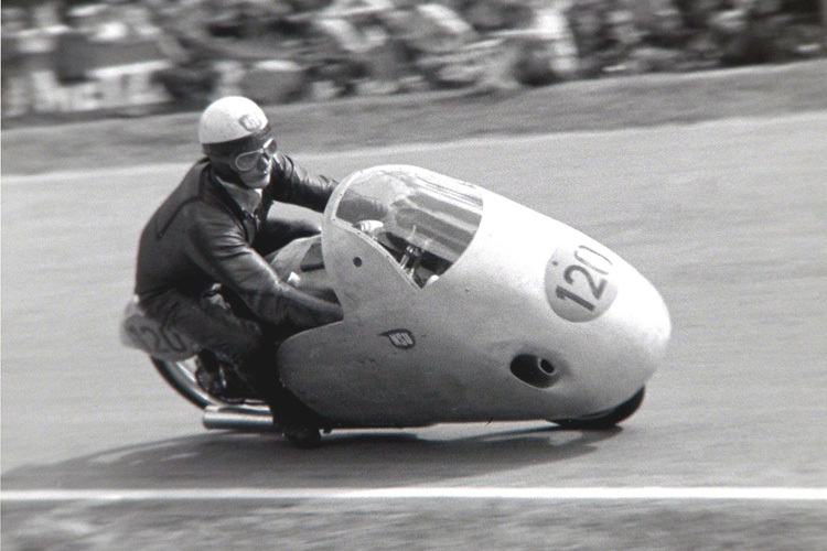 Werner Haas siegte nach 1952 auch 1954 (Foto) bei seinen Heim-GP auf der Solitude