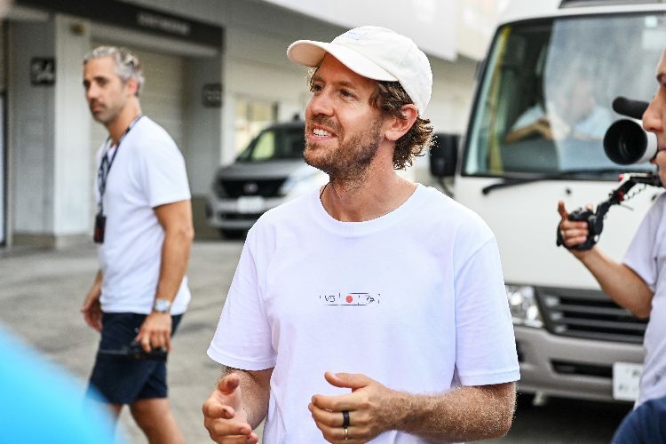 Sebastian Vettel schaute schon beim Japan-Rennen 2023 mal wieder bei der Formel 1 vorbei. Für das Imola-Wochenende plant er mehrere Gedenkaktionen