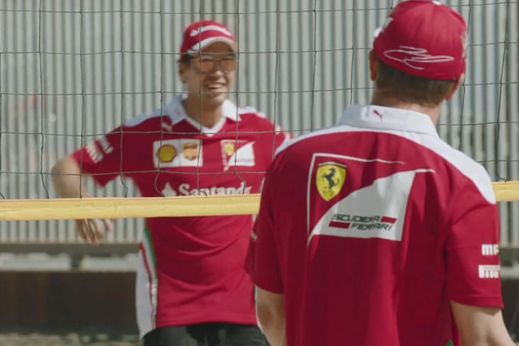 Sebastian Vettel und Kimi Räikkönen: Duell im Sand