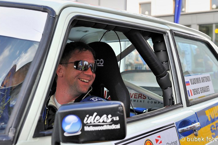 Vladimir Antonov als Rallyefahrer im Saab