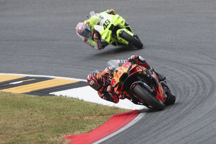 Maverick Vinales (4.) hielt sich vor Ducati-Pilot Di Giannantonio