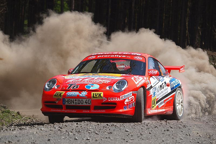 Dobberkau/König im Porsche 911 beim Rallyeeinsatz