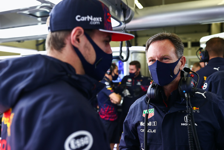 Red Bull Racing-Teamchef Christian Horner mit seinem Schützling Max Verstappen