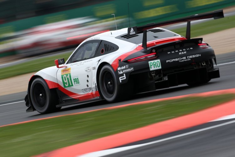 Durch den nach vorne gerutschten Motor hat der Porsche 911 RSR auch mehr Platz für den Diffusor 