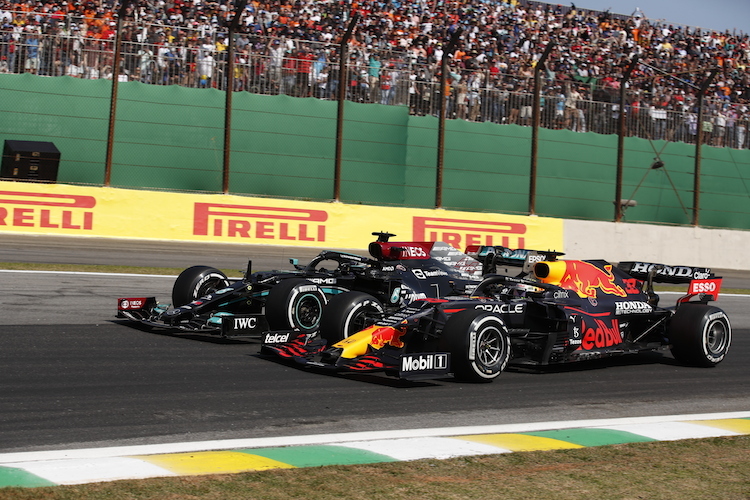 Lewis Hamilton und Max Verstappen lieferten sich in São Paulo einen harten Zweikampf