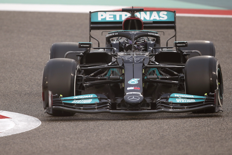 Lewis Hamilton erlebte einen schwierigen Testauftakt in Bahrain